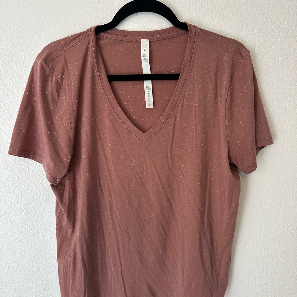 Lululemon Women's V-Neck T-Shirt in Brown